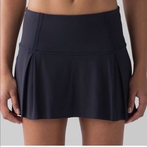 LULULEMON Lost in Pace Skirt - size 6 (tall) NWT